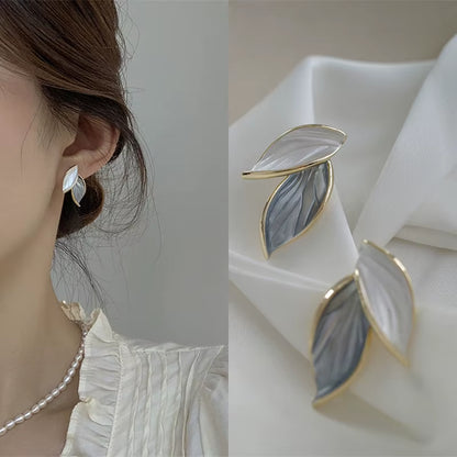 Sweet Leaf Stud Earrings for Women Fresh Blue and White Plant Ear Stud Exquisite Metal Style Earrings Elegant Jewelry Gift D