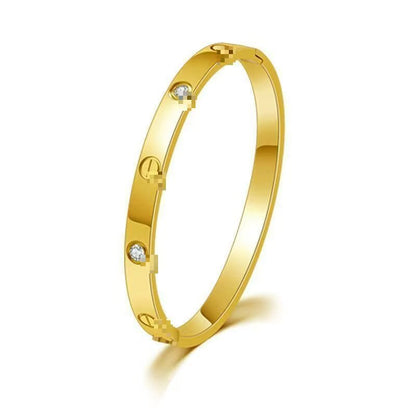 One-piece clasp bracelet - unique and fashionable
