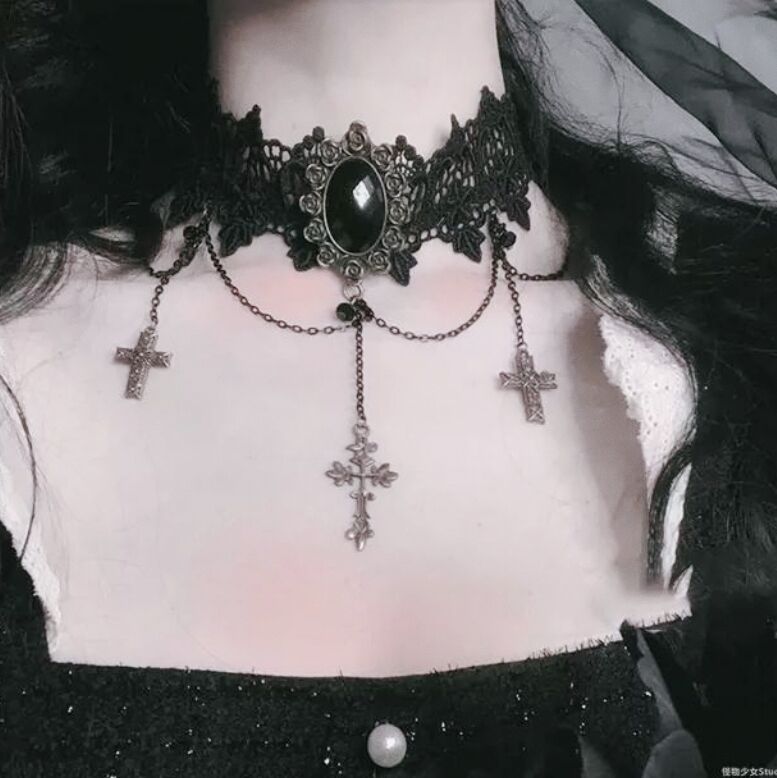 Choker lace necklace