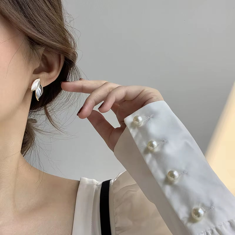 Sweet Leaf Stud Earrings for Women Fresh Blue and White Plant Ear Stud Exquisite Metal Style Earrings Elegant Jewelry Gift D